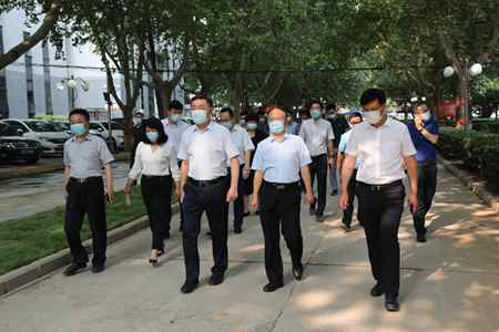 校领导调研秋季学期开学准备工作