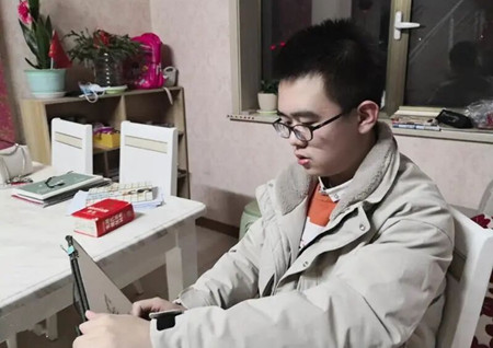 栗泽斌.jpg