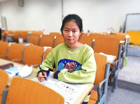 苏诗冰.jpg