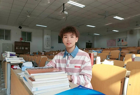 吴伟杰.jpg