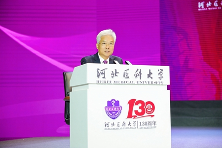 王校长.jpg