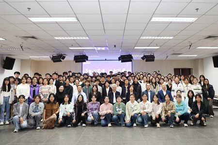 合影_proc.jpg