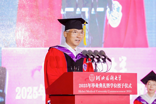 王宝山校长讲话.jpg