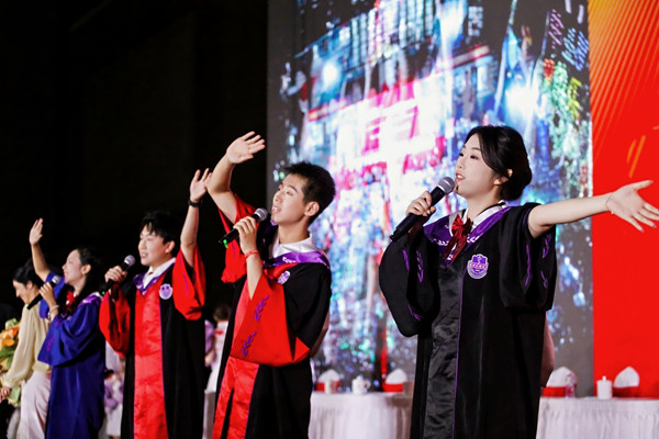 毕业生合唱.jpg