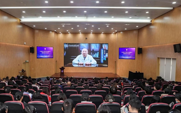 1762828075668085182.jpg a1b88efb5e651bbc47875f5c1a953c8d_proc.jpg